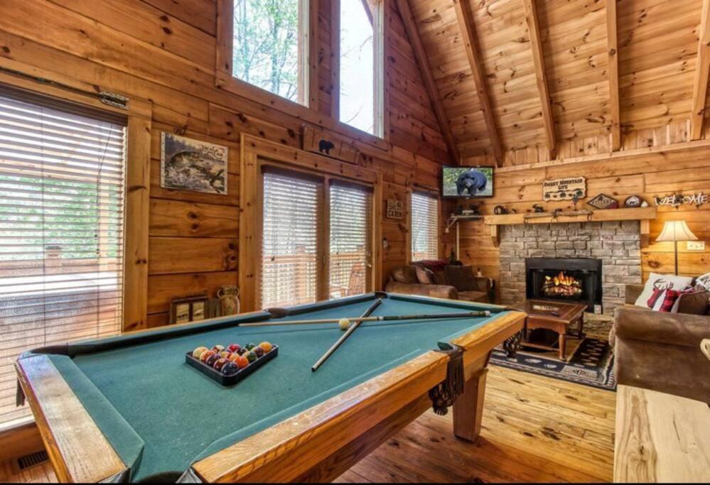 Lazy Bear Cabin Sevierville Bagian luar foto