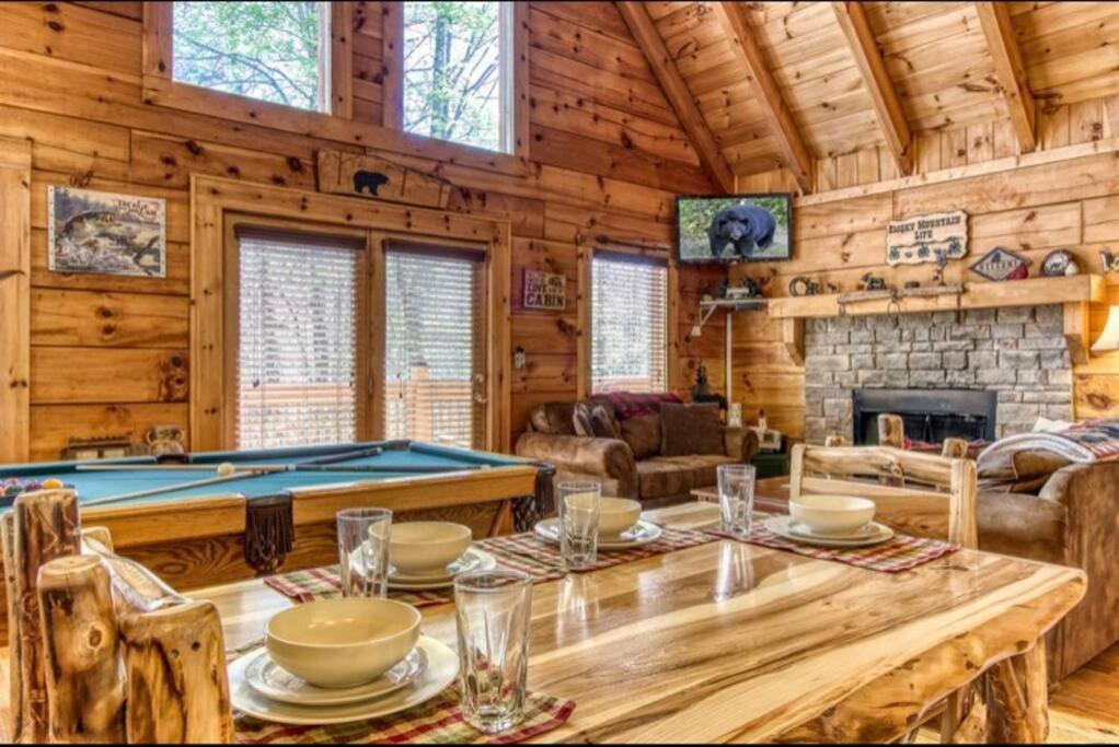 Lazy Bear Cabin Sevierville Bagian luar foto