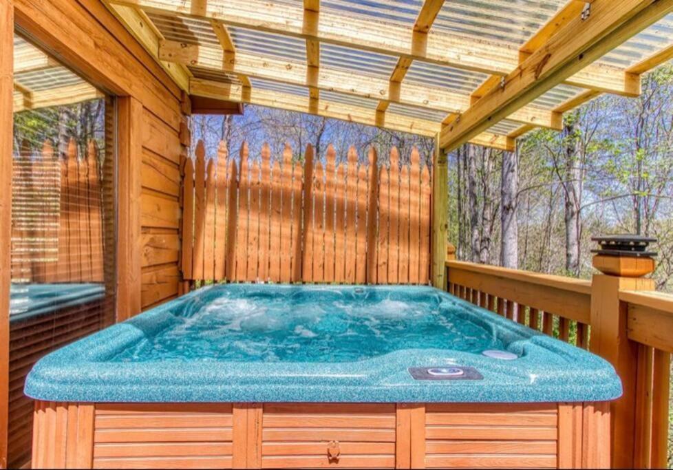 Lazy Bear Cabin Sevierville Bagian luar foto